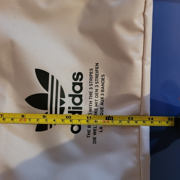 Brand new ADIDAS BAG - Picture 4 of 5